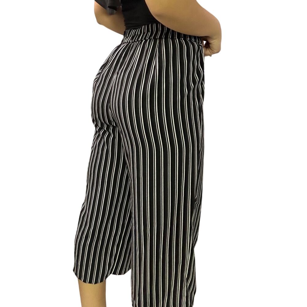 Black pants white stripe 3/4 length stretch waist size 14/16